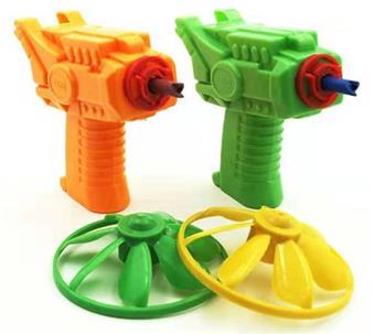 Flying saucer gyro gun with 2 gyroscopes   ITEM NO.： W034477