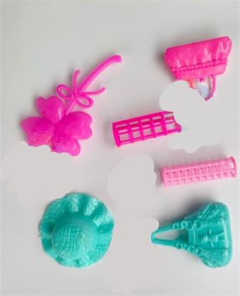 Pai'er Kurhn/Plastic Bag Lotus Hat Curling Clip 4-Leaf Comb Toy Accessories Doll Accessories 3.5-inch Kelly Jewelry PVC Suction Board Toys Playhouse Toys Candy Toys Gift Toys   ITEM NO.： W028877