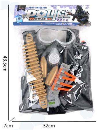 Police kit (revolver soft bullet gun+bullet chain+wearing special police chest armor+bullet clip+mask+walkie talkie+handcuffs+gold bullets * 2)   ITEM NO.： W035015