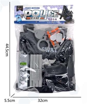 Police kit (May Fourth soft bullet gun+knife+timed bomb+walkie talkie+handcuffs+hang tag+bullet clip+wearing special police chest armor)   ITEM NO.： W035013