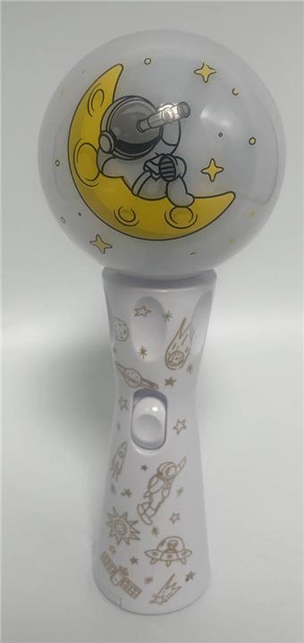 Equipped with a sound spinning stick   ITEM NO.： W018510