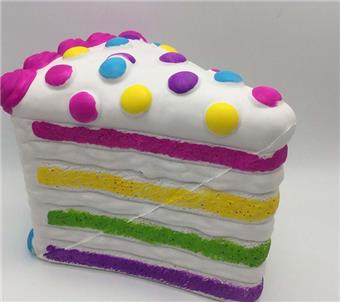 Extra large triangular cake with slow rebound   ITEM NO.： W038541