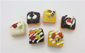 Small square ribbon cream cake   ITEM NO.： W036591