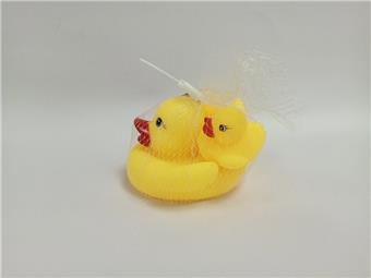 Two yellow ducks with spread wings in the middle   ITEM NO.： W041866