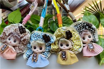 Doll keychain figurine   ITEM NO.： W048272