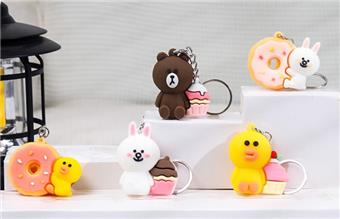 Brown Bear Family Soft Rubber Doll - Golden Blind Egg Keychain (12PCS/Display Box)   ITEM NO.： W048771
