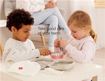Wooden dental kit   ITEM NO.： W043447