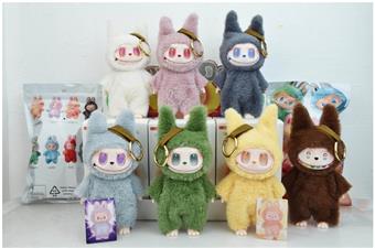 7-inch plush vinyl body cloth doll with keychain (6PCS display box), 1 hidden display box, 5 other boxes, 6 colors randomly mixed   ITEM NO.： W077016