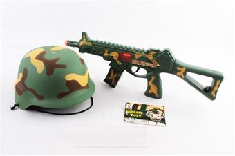 Camouflage vibrating flint gun+assault cap   ITEM NO.： W069100